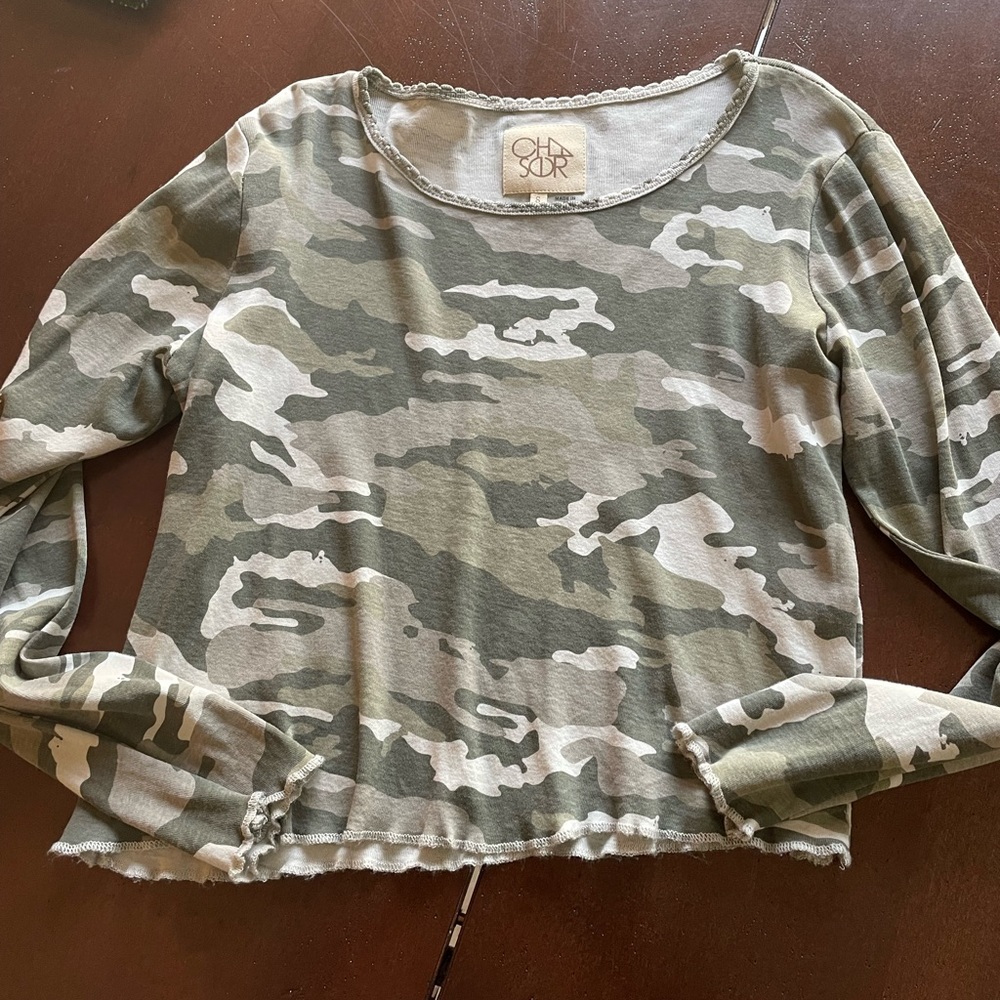 Chaser camo top